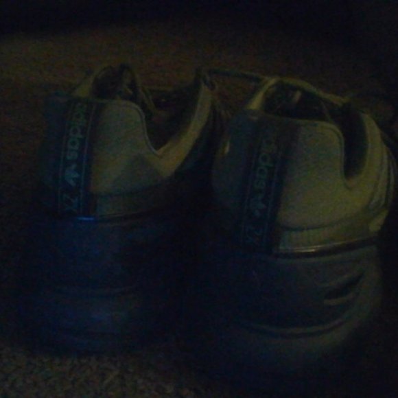 adidas - Picture 3 of 4